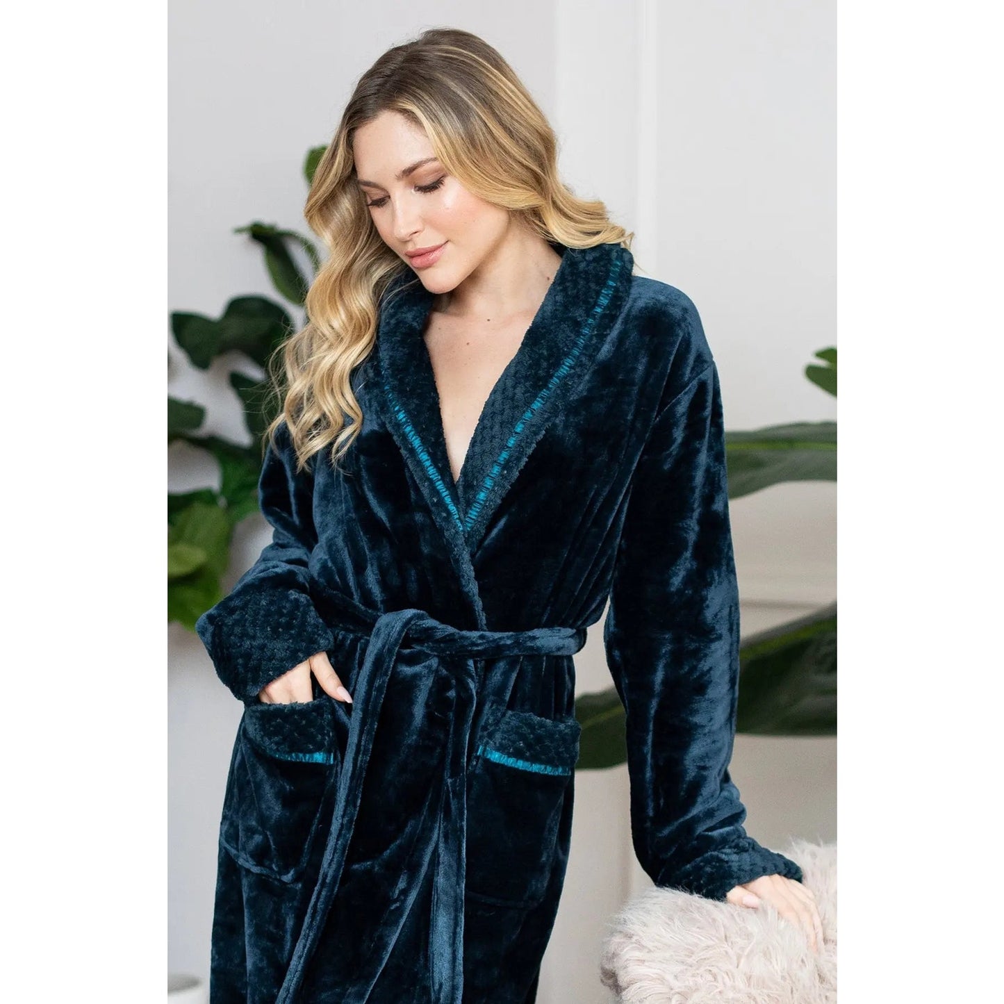 Women's Ultra Soft Plush Bathrobe