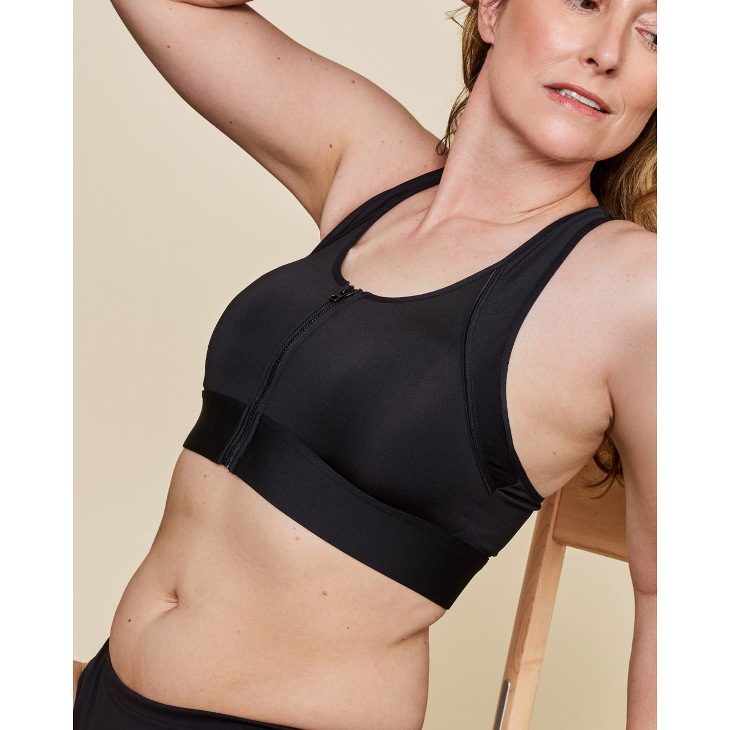 Hero Front‑Closure Sports Bra - Black